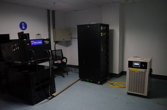 NEC三色激光数字放映机在步步高影城IMAX厅放映间中稳定运行