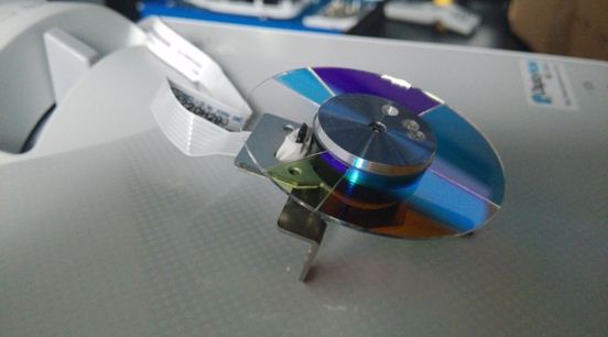 NEC M2系列投影机磁感色轮定位系统 为色彩精准保驾护航