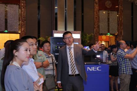 NEC高层领导也出席了本次盛会 并与到场来宾进行了细致的讲解、交流