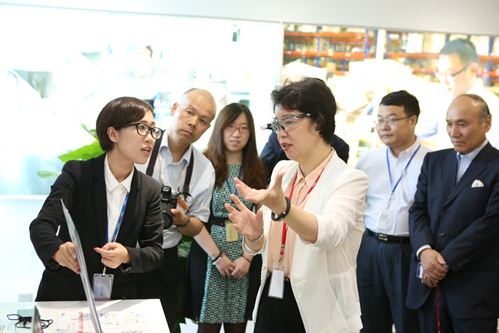 嘉宾亲身体验NEC的社会解决方案