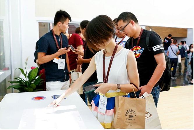 将类似分组阶层化的树状构造